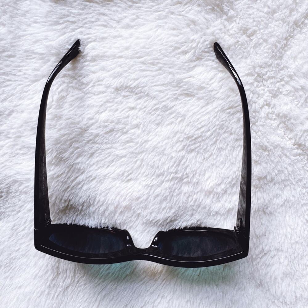 Faye Mirrored Red with Black Rim Sunglasses - Picture 4 of 14